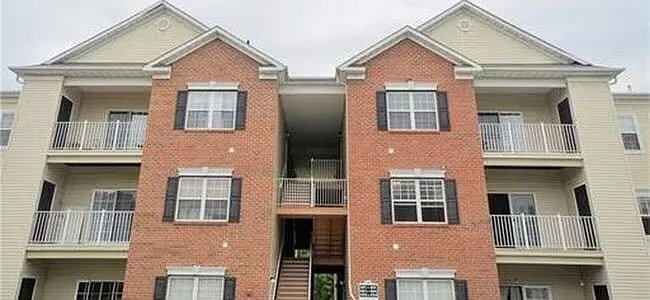 1135 Staats Ct — Photo 2