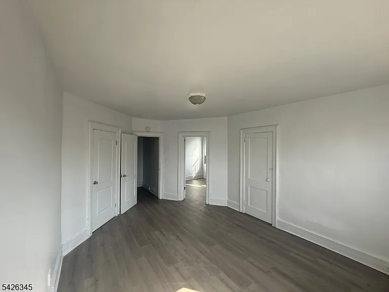 44 Treacy Ave #3 — Photo 4