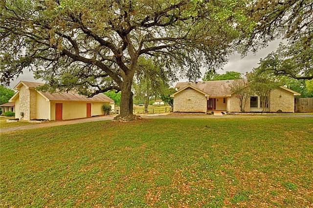 1st image of 1706 Great Oaks Dr