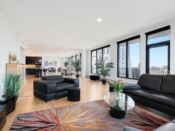 1240 S 2nd St, Minneapolis, MN