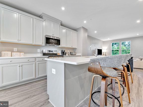2nd image of 7404 Clagett Dr