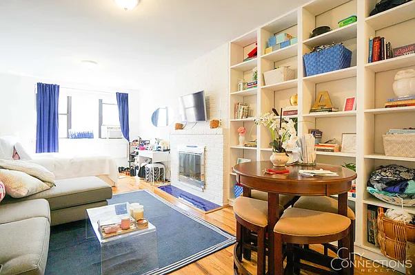 Rented by City Connections Realty | media 14
