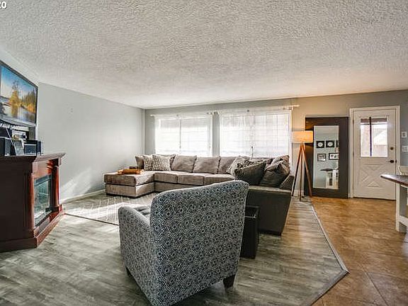 3rd image of 1414 SE 187th Ave