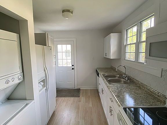 5th image of 204 Debra Dr