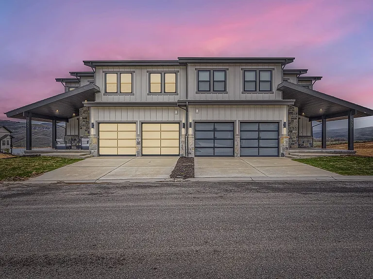 933 W Vissen Way — Photo 18