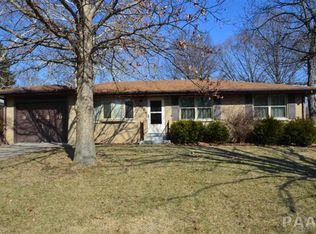 3920 N Millbrook Rd, Peoria, IL 61615