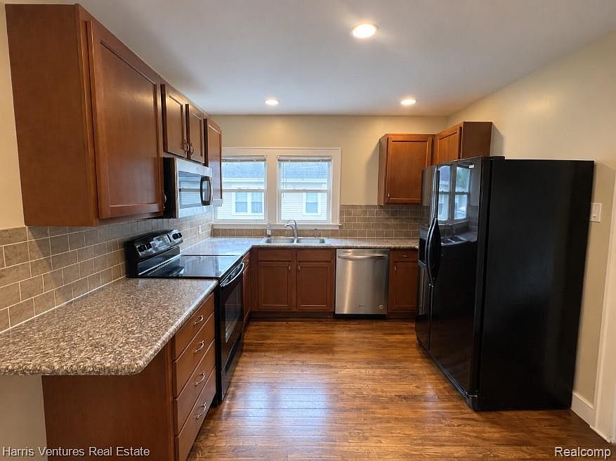 21344 Seminole St, photo 10