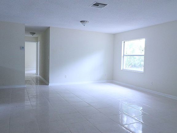 4th image of 914 Eldridge St