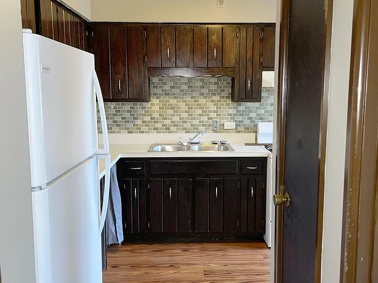 10505 Parkside Ave #2F — Photo 4