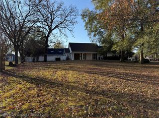 830 E Chickasaw Pl, Sallisaw, OK 74955