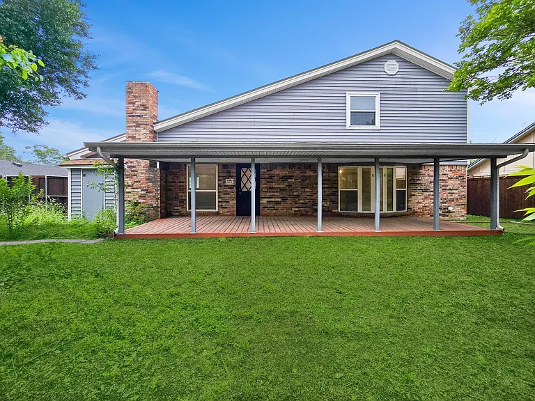 408 Cavender Ct — Photo 16