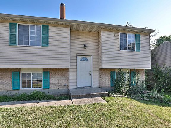 3rd image of 2804 Spruceway Dr