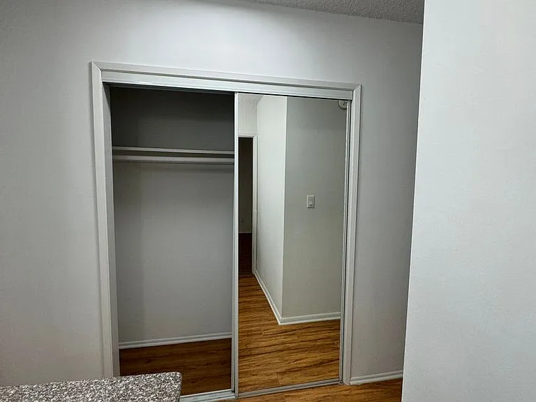 14220 Burbank Blvd — Photo 17