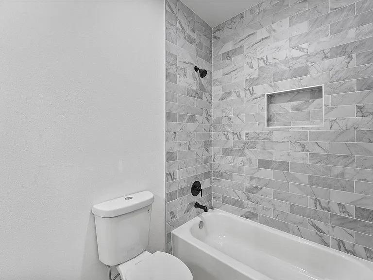 8101 Venus St — Photo 18