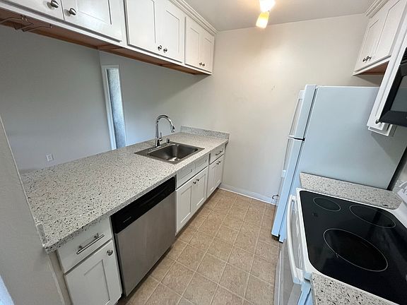 4th image of 240 Hollis Ave APT 20