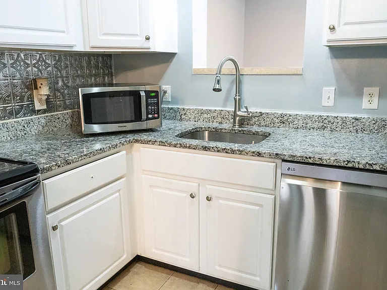 3731 Greenmount Ave — Photo 8