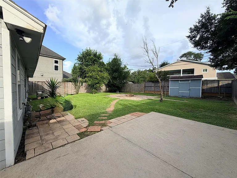 1631 Chantilly Ln — Photo 20