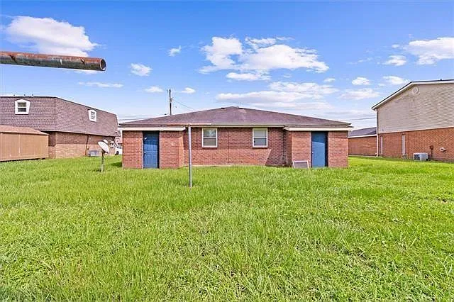3 bed, 2.0 bath, 1115 sqft, $1,500 — Photo 2