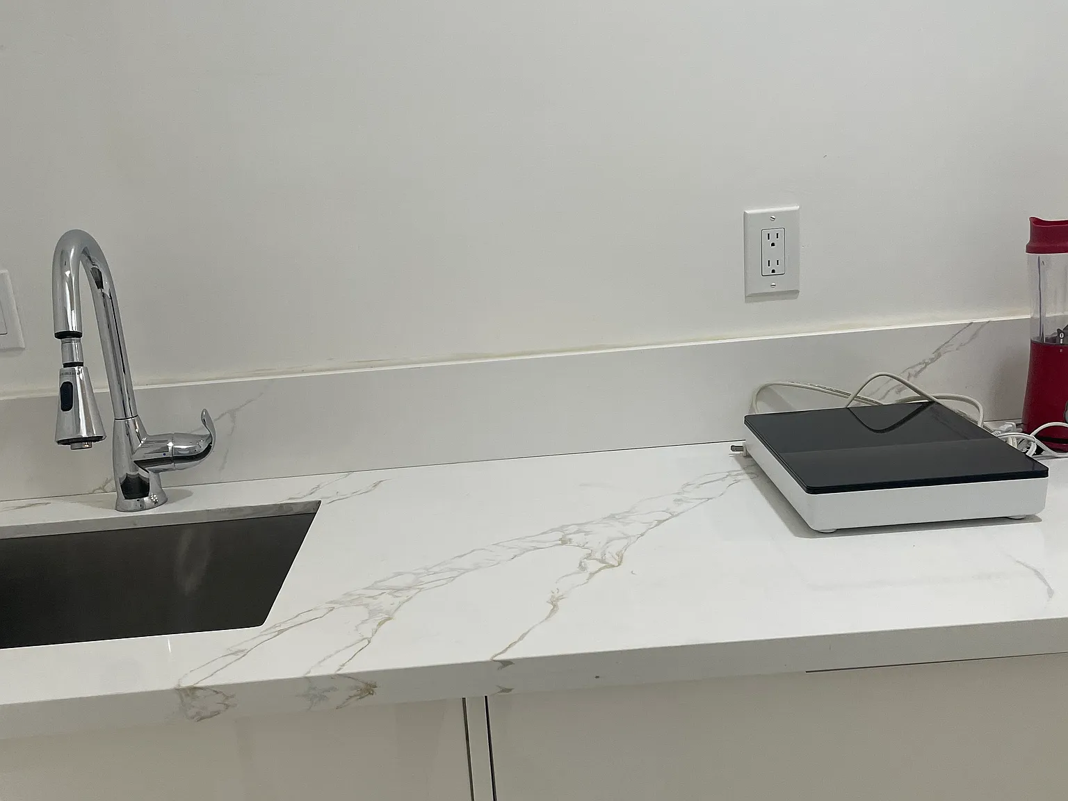 1 bed, 400 sqft, $1,600 — Photo 3