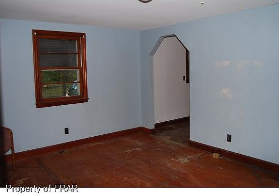 3rd image of 115 Waddell Dr