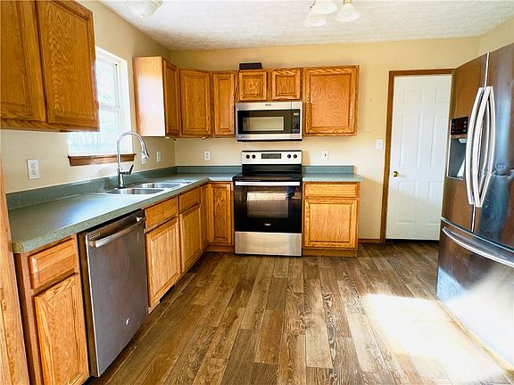 2nd image of 3363 Powers Rd