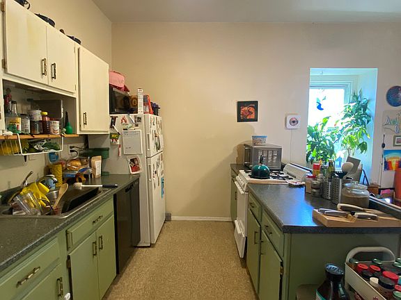 3rd image of 523 S 42nd St #3