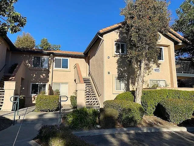 11223 Avenida De Los Lobos #D — Photo 1