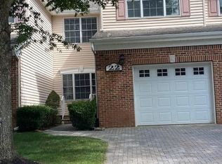 22 Smock Ct, Manalapan, NJ 07726