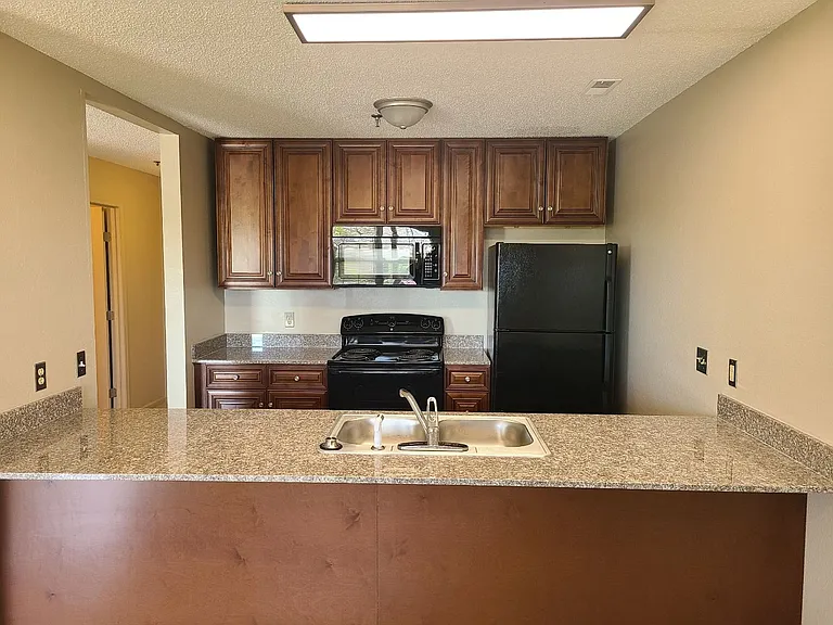College Place Apartments — Photo 9