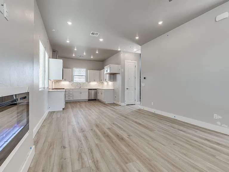 2523 NW 132nd Pl — Photo 8