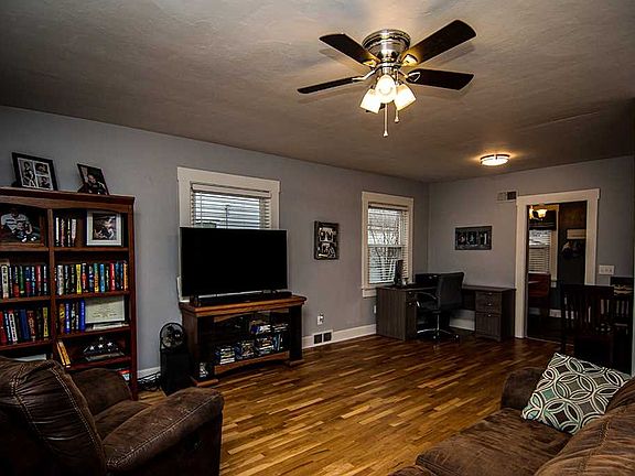 3rd image of 1414 Broadway St