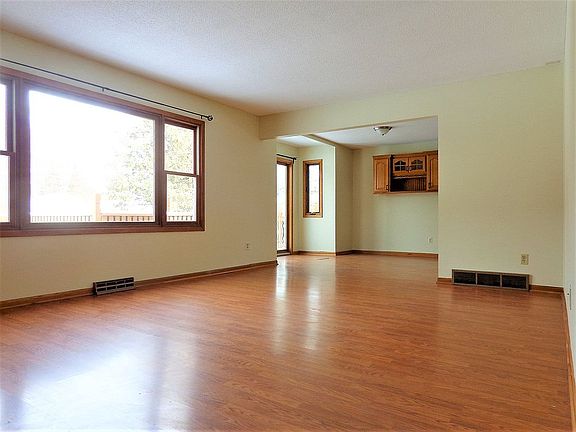 5th image of 12908 1st Ave S