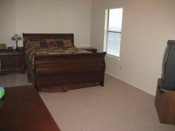 3rd image of 4215 Wingrove Dr