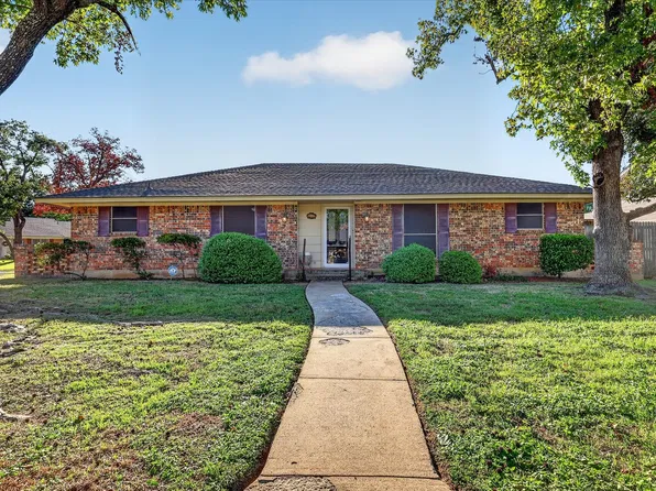 1818 Lakemont Ct, Arlington, TX 76013