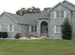 5077 Country Club Dr, High Ridge, MO 63049