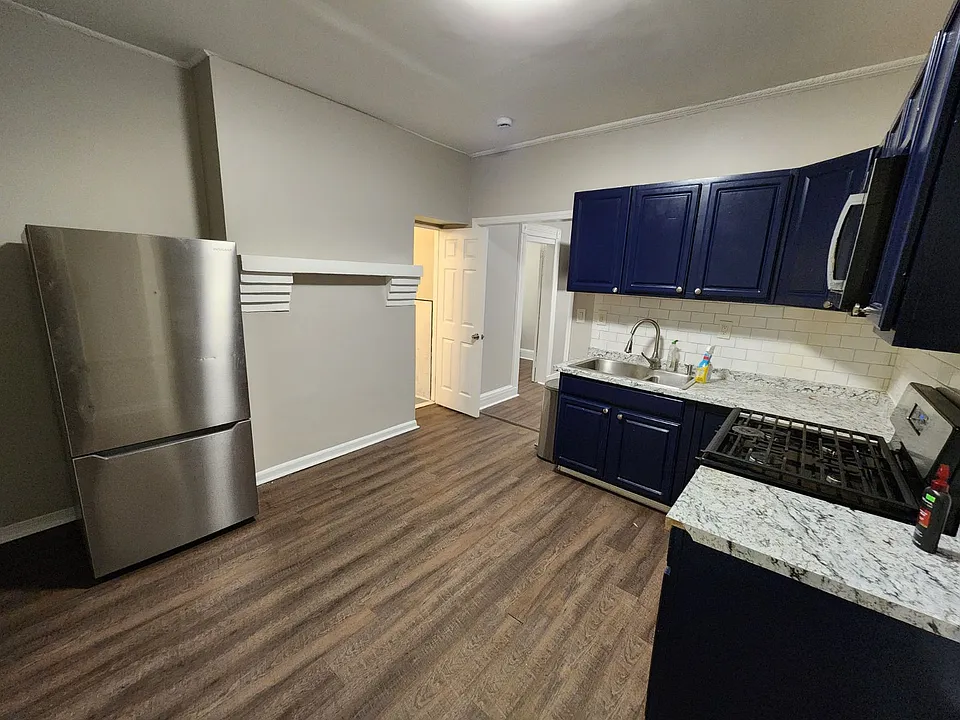 308 7th Ave W #1