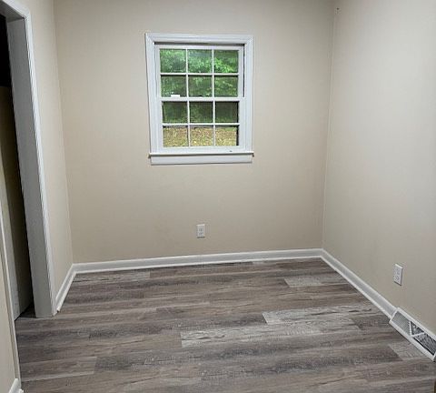 3rd image of 702 Kildee Dr