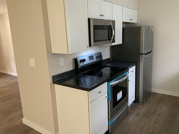 2nd image of 215 W Miami St