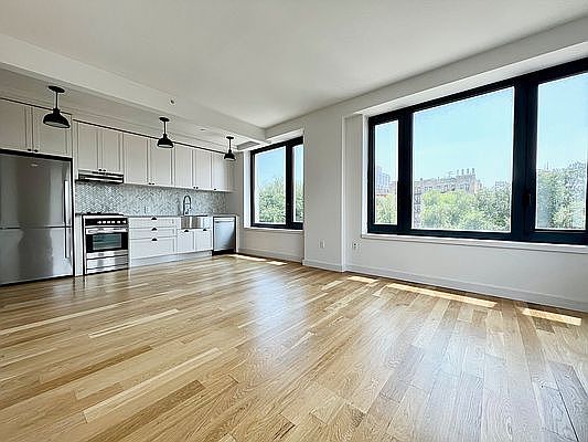 3rd image of 409 Eastern Pkwy #4TEN