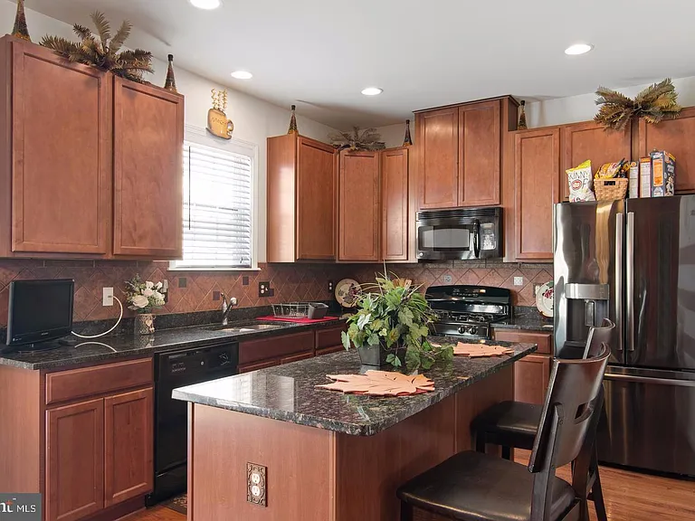 2613 Glenriver Way — Photo 3