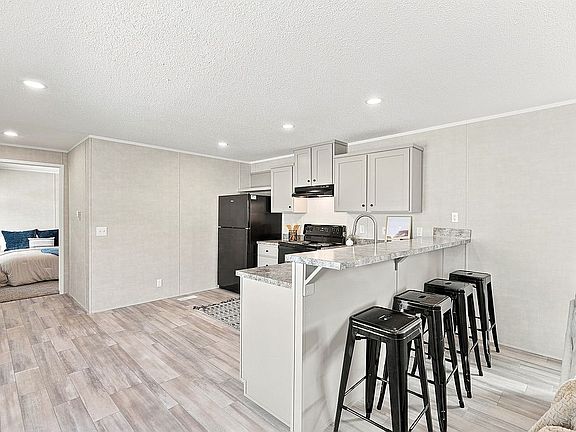 4th image of 35 Parkside Estates Rd