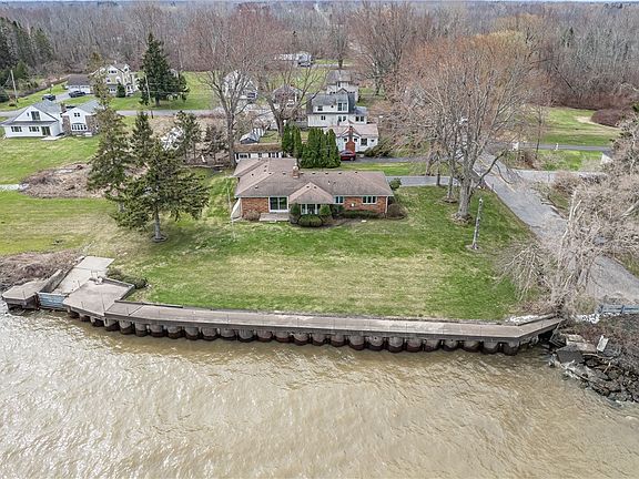 2nd image of 12 Lighthouse Rd