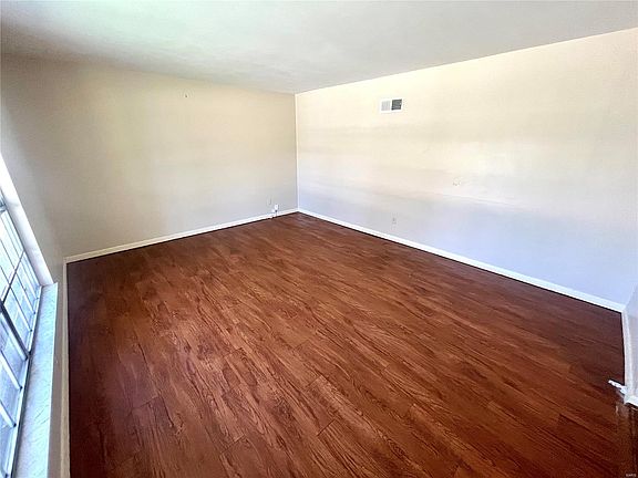 3rd image of 13 Dana Dr
