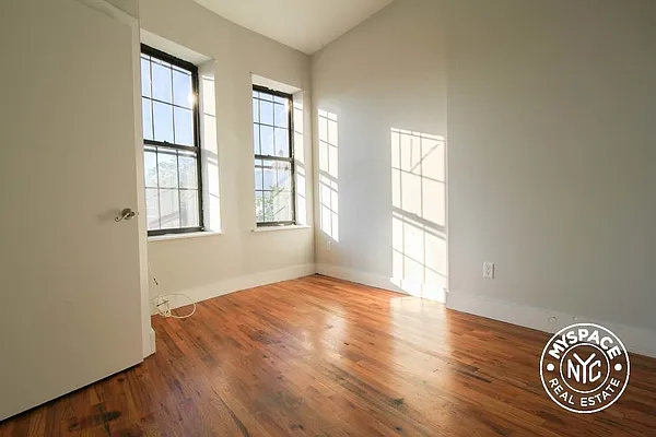 Rented by MySpaceNYC | media 1