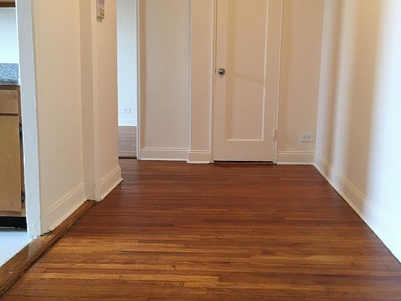3rd image of 13510 Grand Central Pkwy APT 611