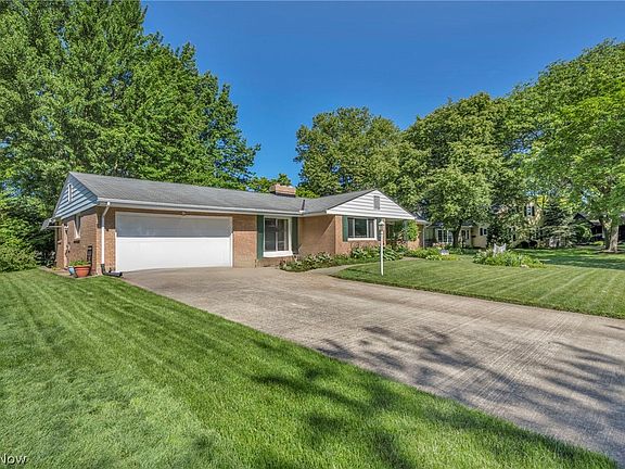 2nd image of 381 Hamilton Cir