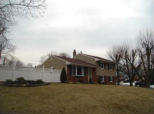3070 Sussex Rd, Allentown, PA 18103