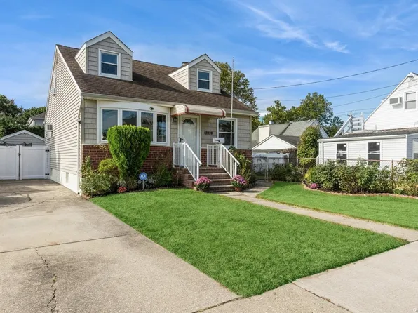 2340 6th Street, East Meadow, NY 11554
