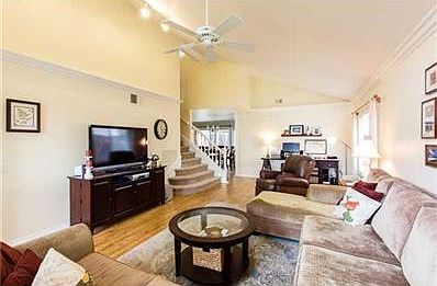 4th image of 442 Skyridge Ln