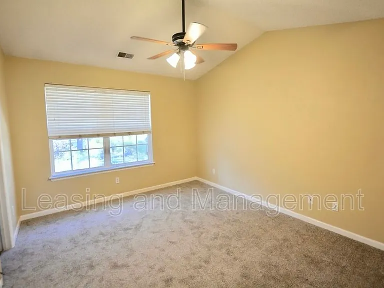 7983 Shadow Oak Dr — Photo 6